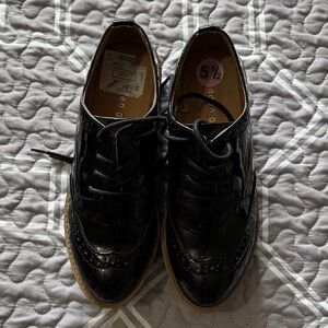 Women’s Black Oxford Shoes